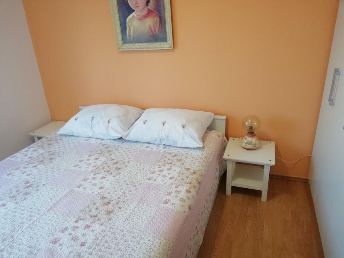 Apartman Ribaric 말리로시니 외부 사진