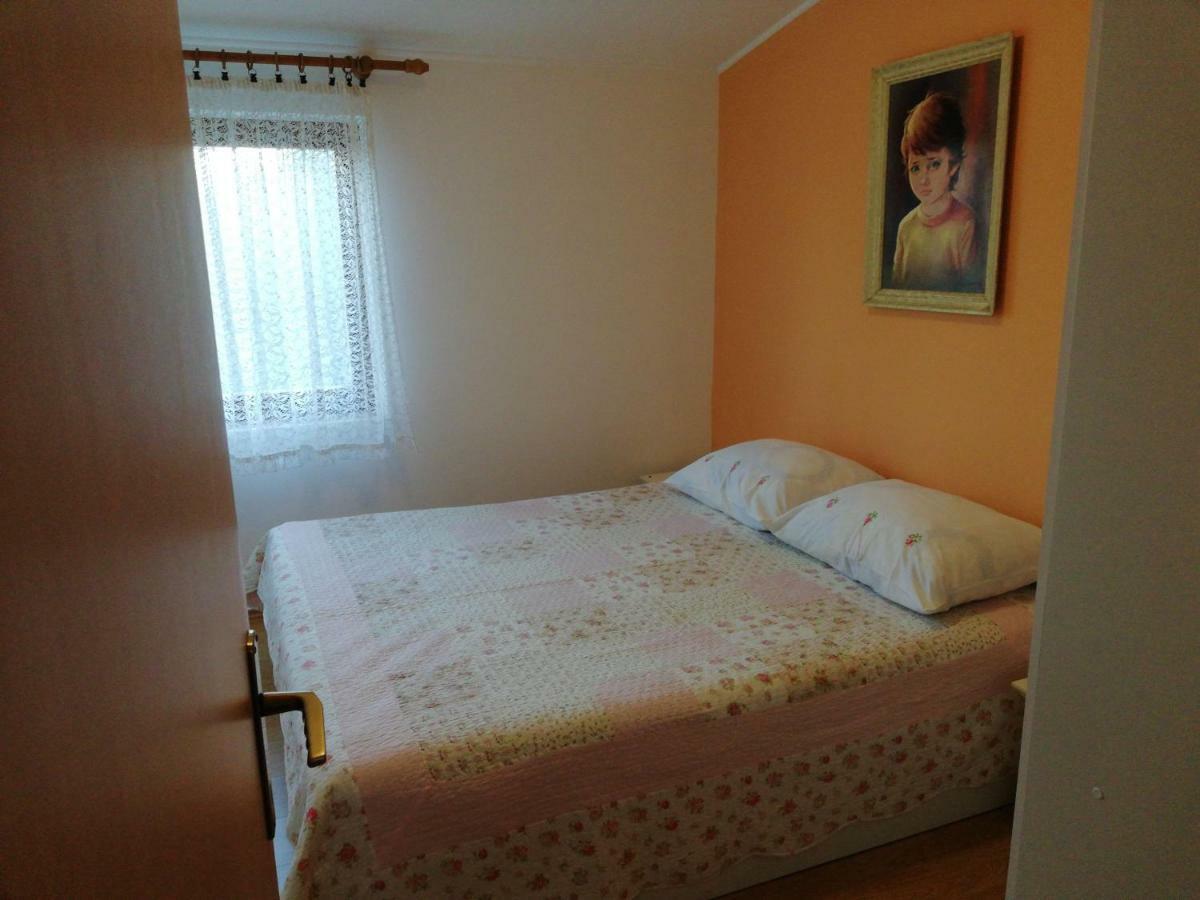 Apartman Ribaric 말리로시니 외부 사진